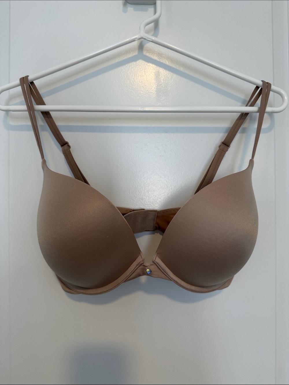 Victoria's Secret Very Sexy Push up Nude T-Shirt Bra